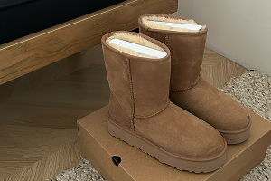 Unisex Thick-Sole Mid-Calf Sheepskin Snow Boots